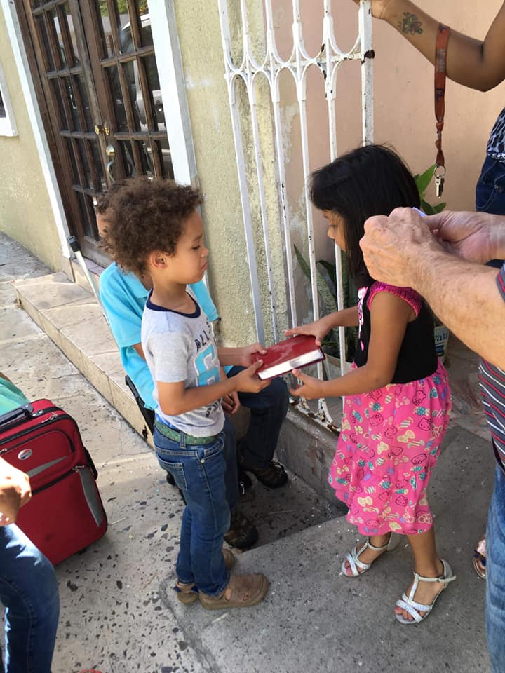 39985317_1160307090774595_8629598889856466944_n